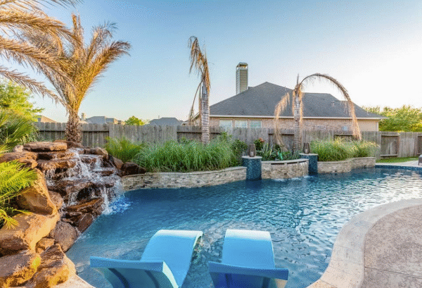 Custom Pools in Houston TX vs Standard Pool Designs: Which Is Right for You?